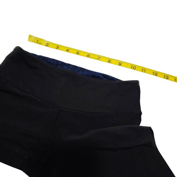 Lululemon Black Capri Leggings Size 2 Activewear Athleisure Yoga 21” Inseam - Picture 9 of 9